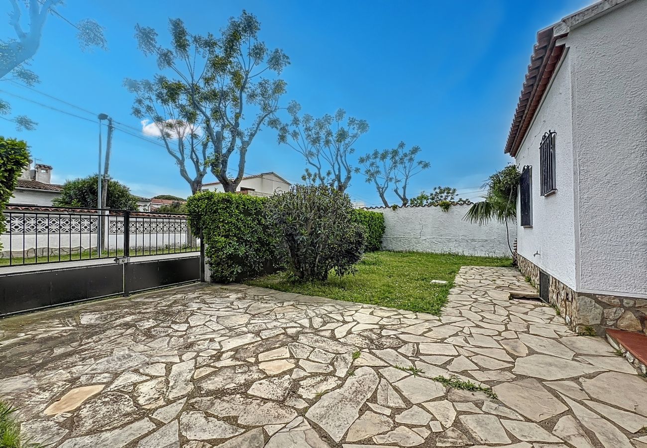 Villa en Empuriabrava - REQUESENS Empuriabrava – INTERimmo