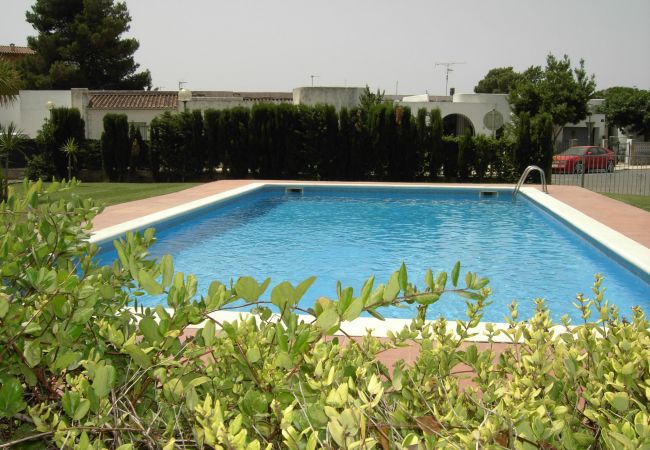 Apartamento en Rosas / Roses - SANT JOSEP 80 -Piso con piscina Roses
