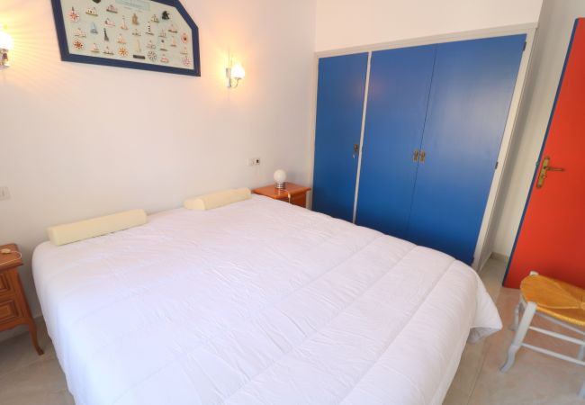 Apartamento en Rosas / Roses - Riera Ginjolers Piso Espacioso, 500 mts de playa,