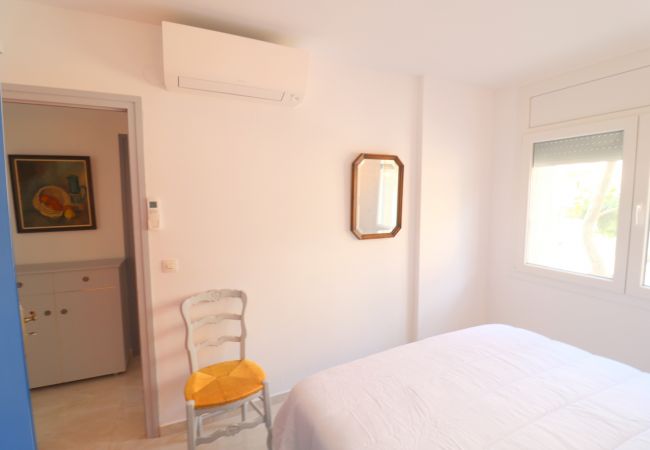 Apartamento en Rosas / Roses - Riera Ginjolers Piso Espacioso, 500 mts de playa,