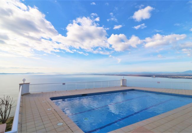 Apartamento en Rosas / Roses - Resid. Puig Rom 187, magnifica vista al mar