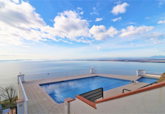 Apartamento en Rosas / Roses - Resid. Puig Rom 187, magnifica vista al mar