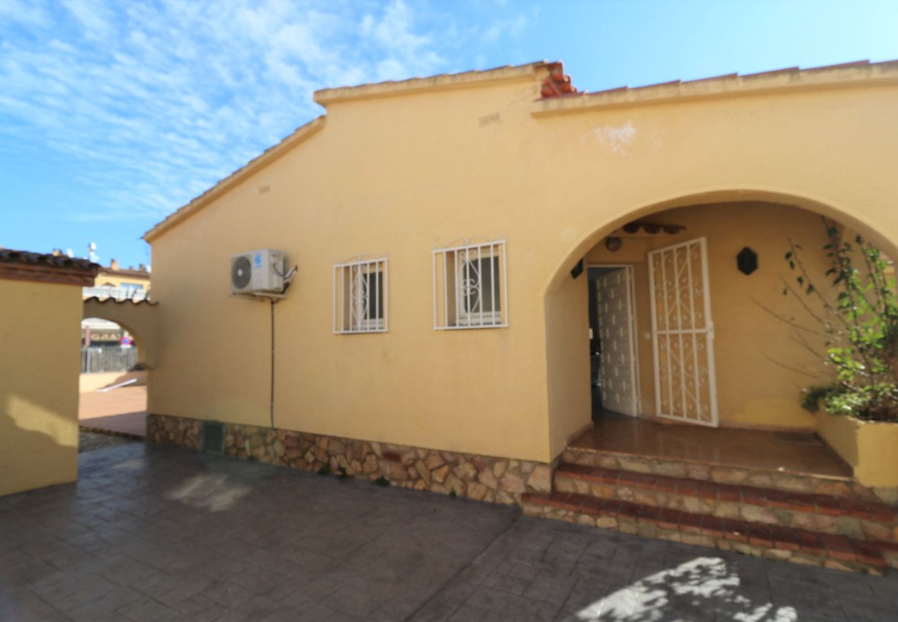 Casa en Empuriabrava - MONTSENY 3 Empuriabrava – INTERimmo