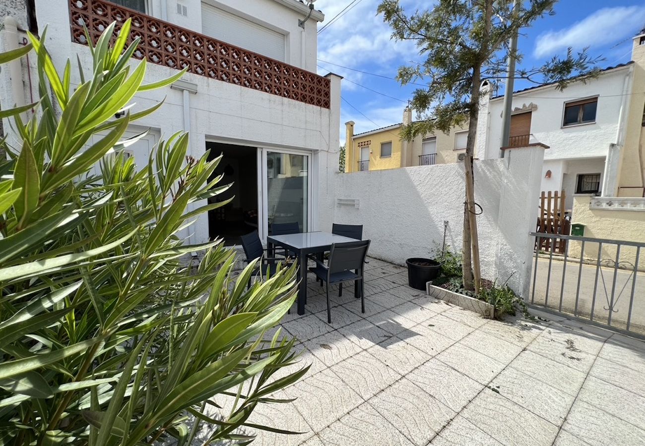 Casa en Empuriabrava - BYBLOS 69A Empuriabrava – INTERimmo
