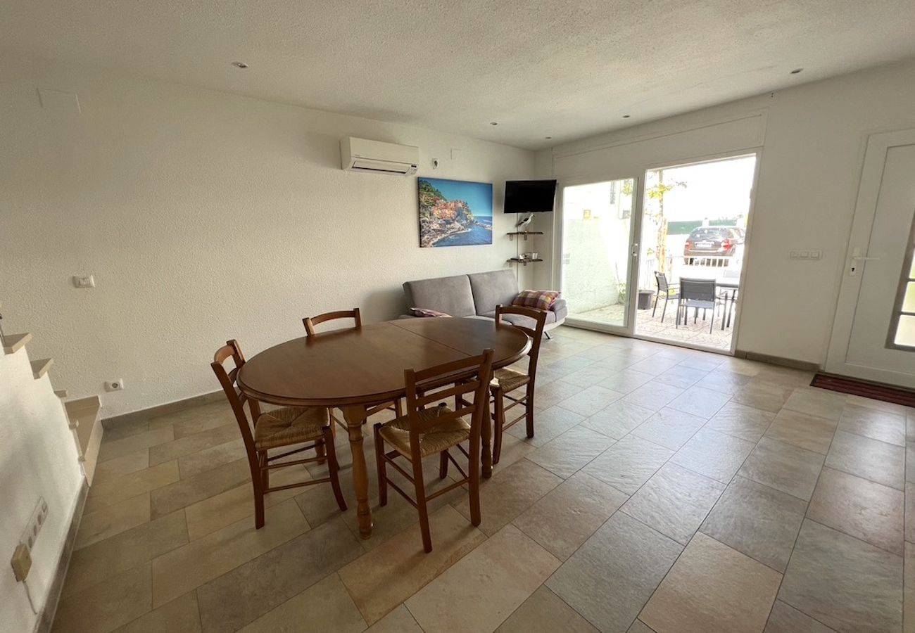 Casa en Empuriabrava - BYBLOS 69A Empuriabrava – INTERimmo