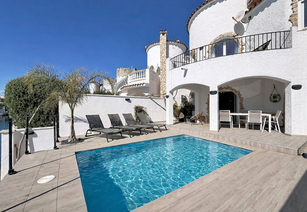 Casa en Empuriabrava - VALIRA PISCINE Empuriabrava – INTERimmo