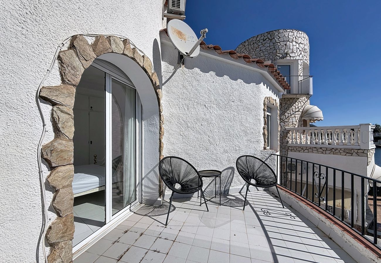 Casa en Empuriabrava - VALIRA PISCINE AMARRE Empuriabrava – INTERimmo
