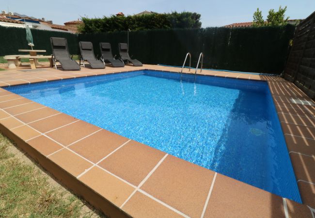 Casa en Empuriabrava - PENI 168A - Belle maison avec piscine