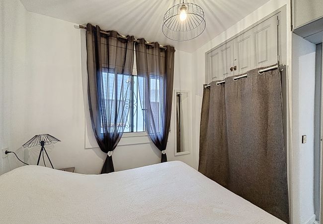 Apartamento en Rosas / Roses - Jardins II - Bx Piso con piscina comunitaria