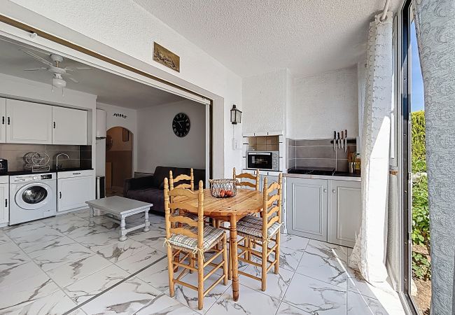 Apartamento en Rosas / Roses - Jardins II - Bx Piso con piscina comunitaria