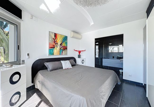 Casa en Empuriabrava - Canal  - Magnifica Villa con piscina privada y a