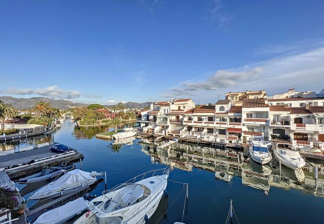 Apartamento en Empuriabrava - Porto Fino - Apartamento vista al canal reformado