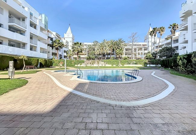 Apartamento en Rosas / Roses - R. MARINE II 139 – Piso vista al canal y piscina