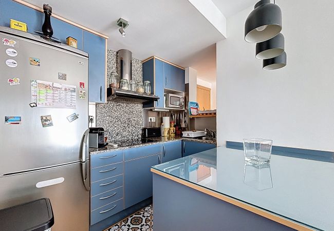 Apartamento en Rosas / Roses - B.Marina 410 - Atico un dormitorio vista canal
