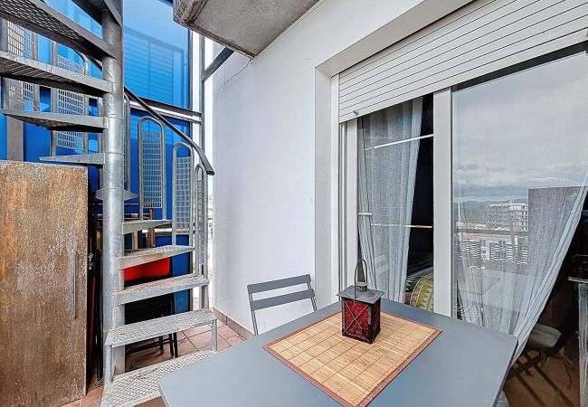 Apartamento en Rosas / Roses - B.Marina 410 - Atico un dormitorio vista canal