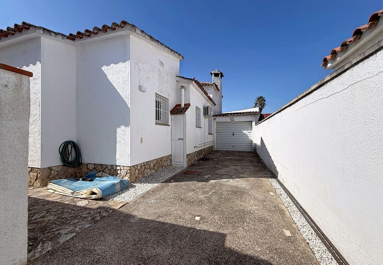 Casa en Empuriabrava - REQUESENS 116 Empuriabrava – INTERimmo