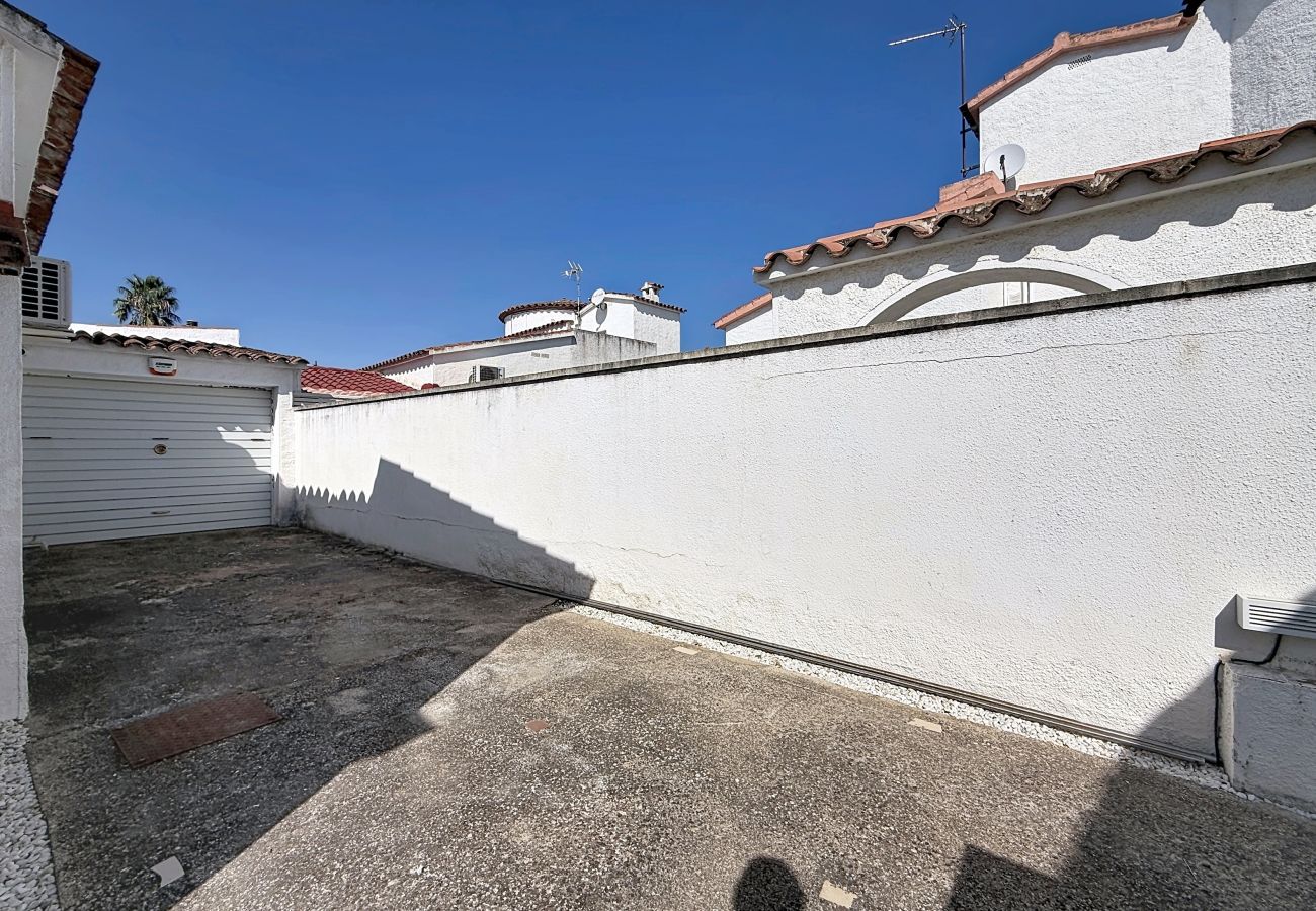 Casa en Empuriabrava - REQUESENS 116 Empuriabrava – INTERimmo