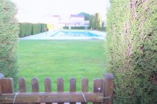 Casa en Rosas / Roses - P. ESTRELLA 24 Casa con piscina comunitaria y WIFI