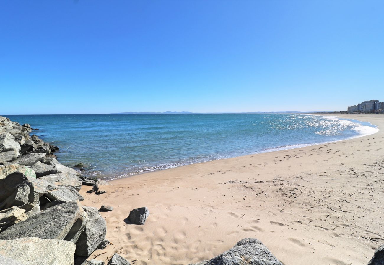 Apartament en Empuriabrava - MANHATTAN 17 F Empuriabrava – INTERimmo