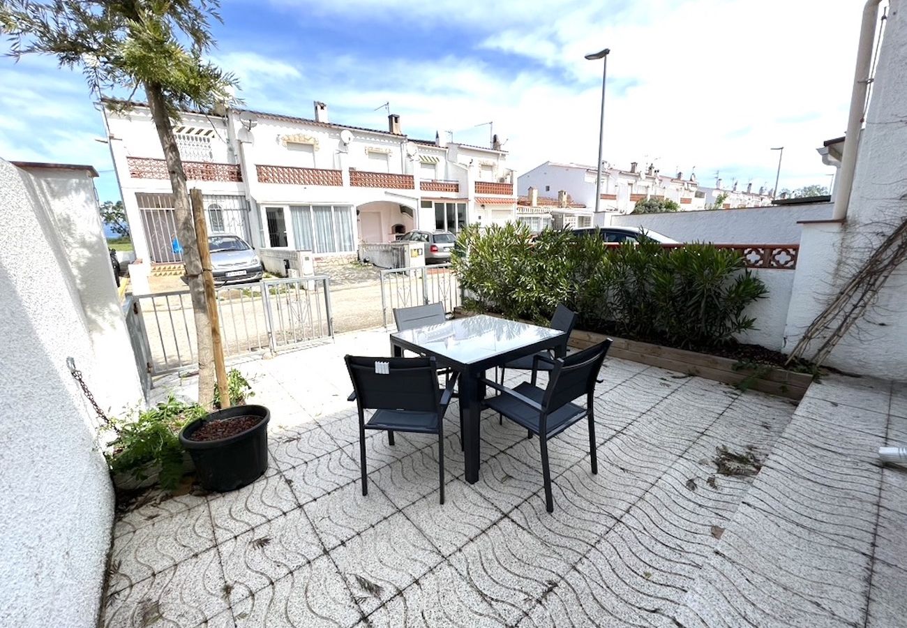 Casa en Empuriabrava - BYBLOS 69A Empuriabrava – INTERimmo