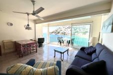 Apartment in Rosas / Roses - MIRAFLOR - Piso Primera linea de mar, al lado Play