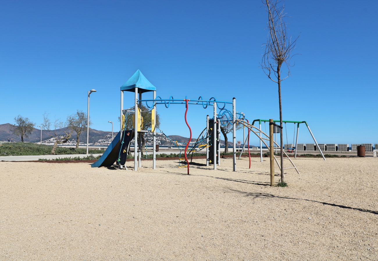 Villa in Empuriabrava - REQUESENS Empuriabrava – INTERimmo