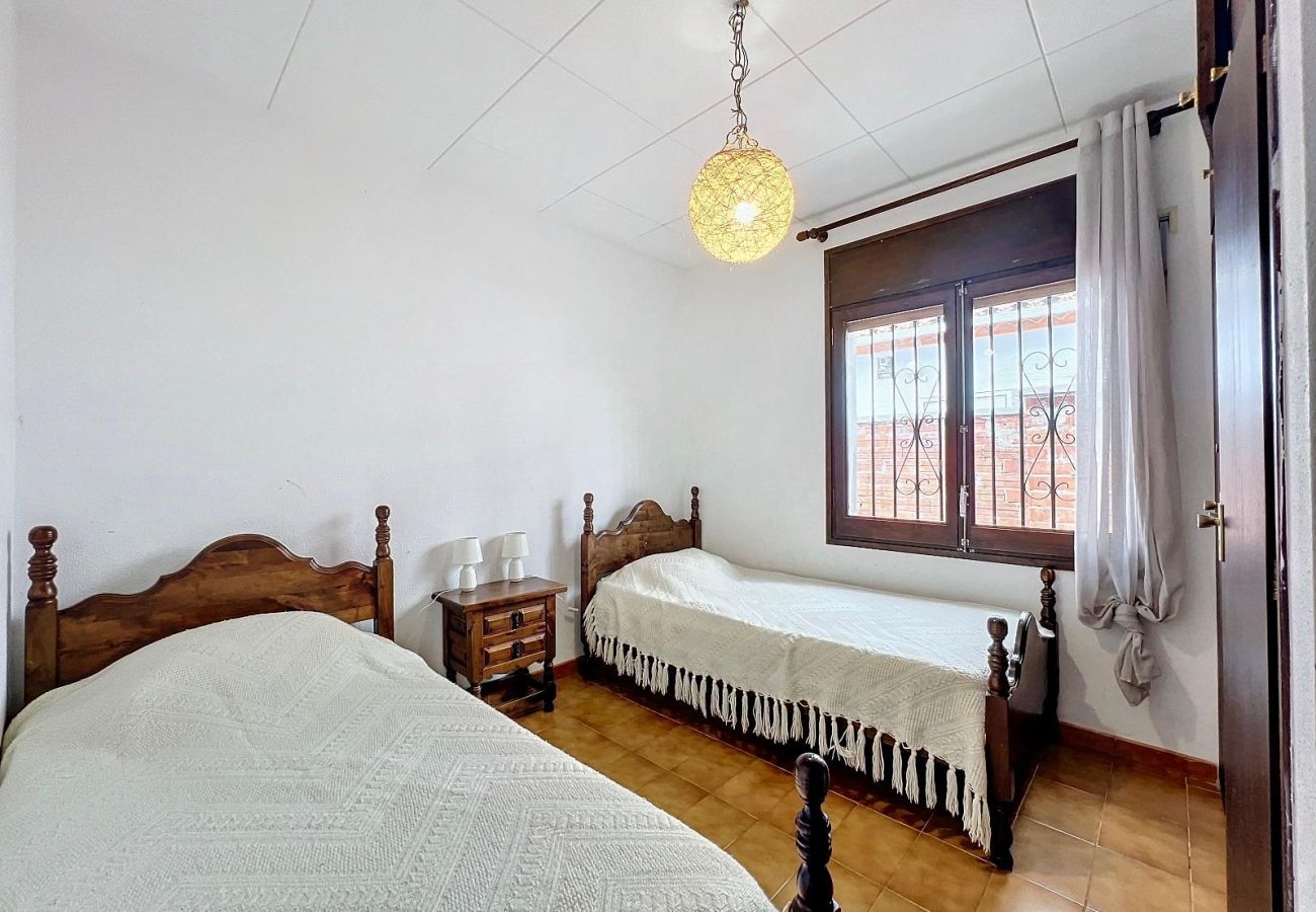 Villa in Empuriabrava - REQUESENS Empuriabrava – INTERimmo