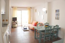 Apartment in Rosas / Roses - R. Marine I  Garbi  2-2 / Piso con piscina