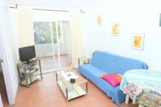 Apartment in Rosas / Roses - R. Marine I  Garbi  2-2 / Piso con piscina