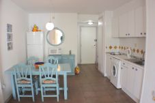 Apartment in Rosas / Roses - R. Marine I  Garbi  2-2 / Piso con piscina
