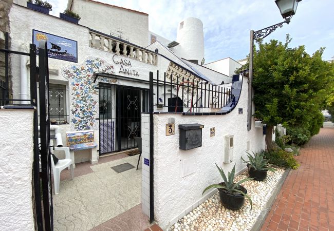 in Empuriabrava - Plaça EIVISSA,3 - Casa adosada muy cerca del puert