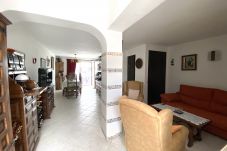 Terraced House in Empuriabrava - Plaça EIVISSA,3 - Casa adosada muy cerca del puert