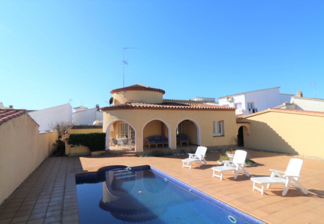 House in Empuriabrava - MONTSENY 3 Empuriabrava – INTERimmo
