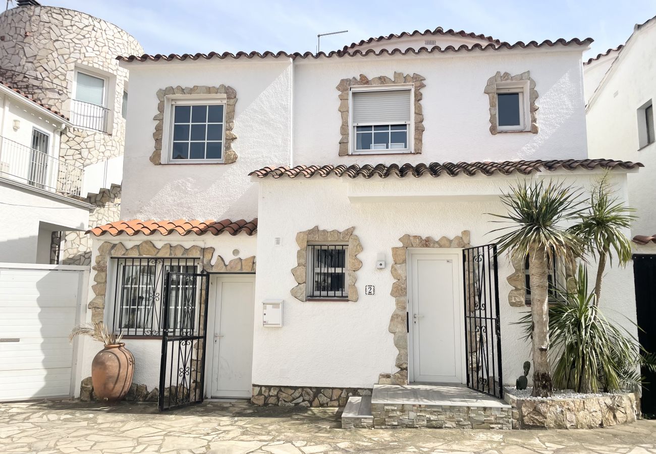 House in Empuriabrava - VALIRA PISCINE Empuriabrava – INTERimmo