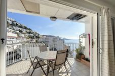 Apartment in Rosas / Roses - Delfin - Piso magnifica vista al mar y Piscina com