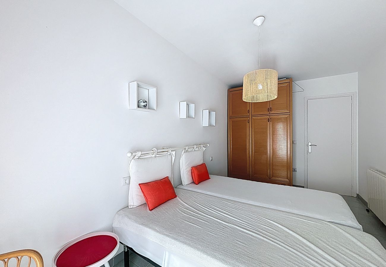 Apartment in Rosas / Roses - CUANA 3 6  Rosas / Roses – INTERimmo