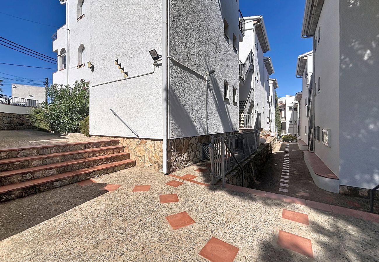 Apartment in Rosas / Roses - JARDINS III 1  1 Rosas / Roses – INTERimmo