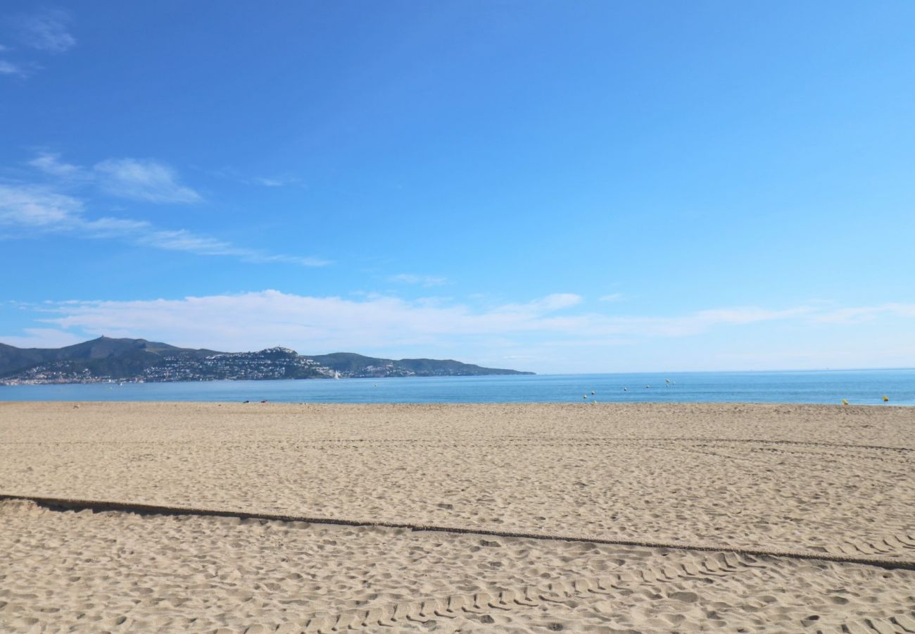 Appartement à Empuriabrava - MANHATTAN 17 F Empuriabrava – INTERimmo