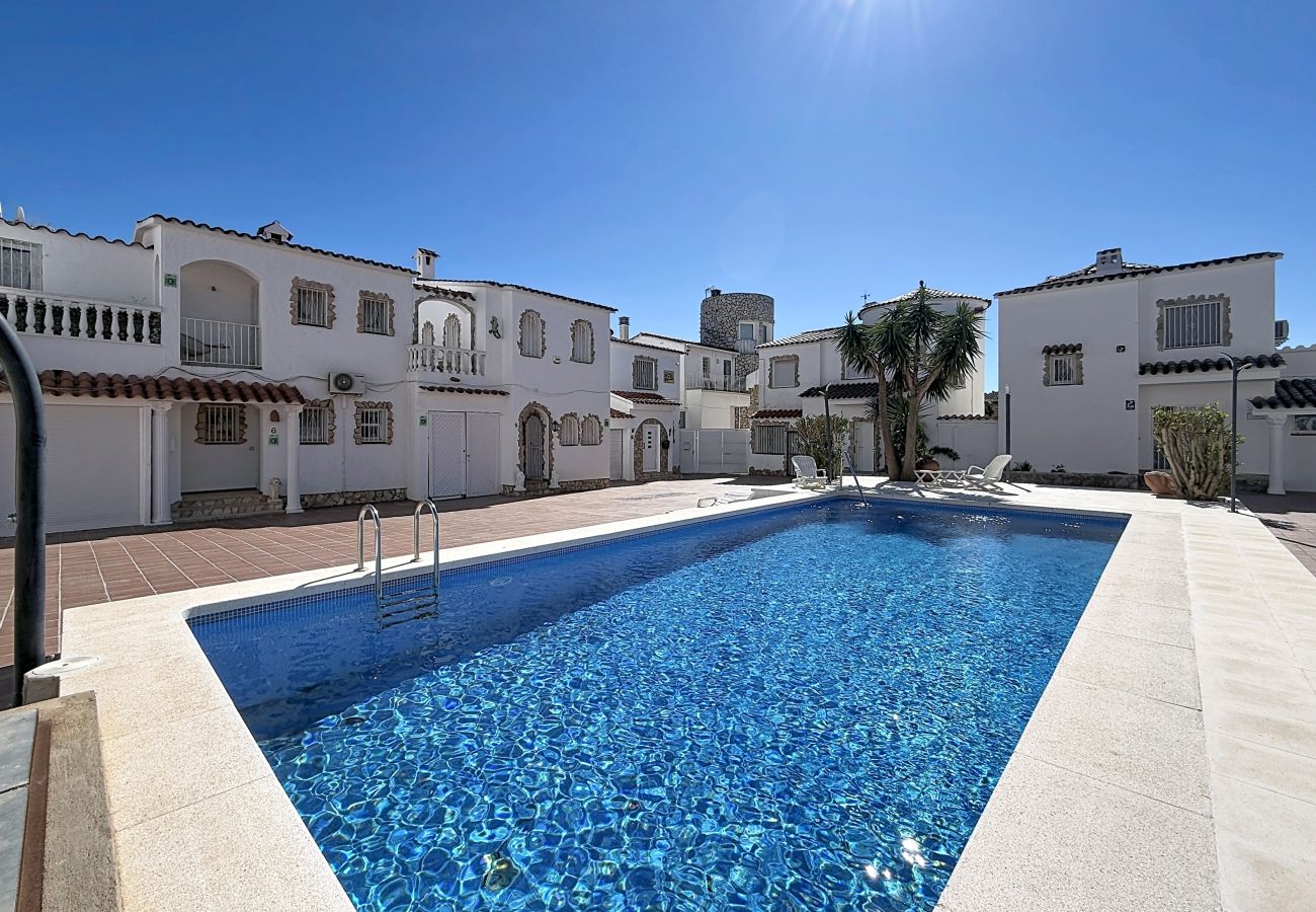 Maison à Empuriabrava - VALIRA PISCINE Empuriabrava – INTERimmo