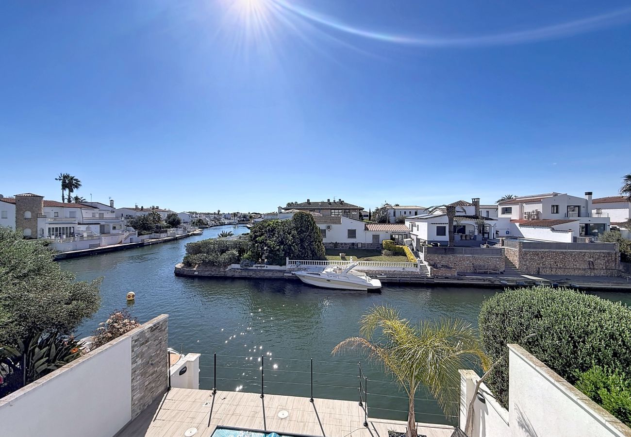 Maison à Empuriabrava - VALIRA PISCINE AMARRE Empuriabrava – INTERimmo