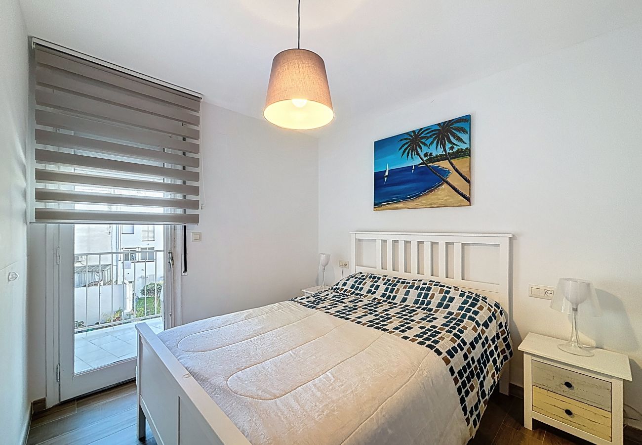 Appartement à Rosas / Roses - CAP NORFEU 60 Location Longue Durée INTERimmo