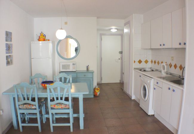 Apartament en Rosas / Roses - R. Marine I  Garbi  2-2 / Piso con piscina