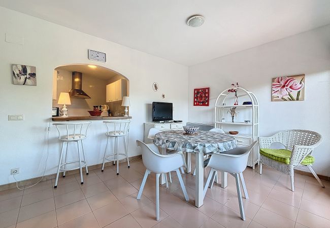 Apartament en Rosas / Roses - COLLSACABRA Piso muy acojedor, con garaje cerrado.