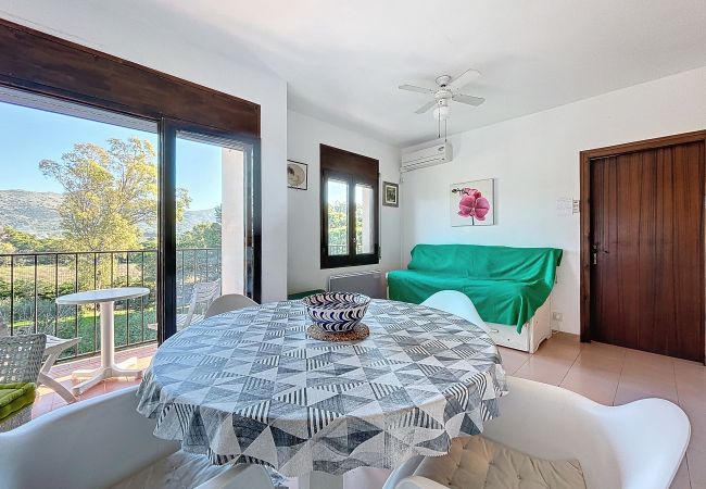 Apartament en Rosas / Roses - COLLSACABRA Piso muy acojedor, con garaje cerrado.