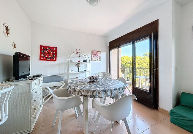 Apartament en Rosas / Roses - COLLSACABRA Piso muy acojedor, con garaje cerrado.