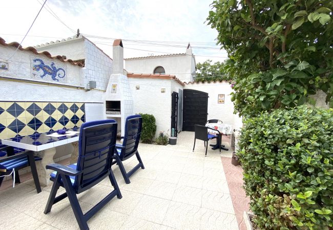 Casa adossada en Empuriabrava - Plaça EIVISSA,3 - Casa adosada muy cerca del puert