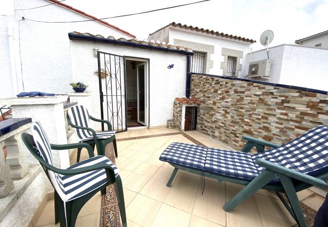 Casa adossada en Empuriabrava - Plaça EIVISSA,3 - Casa adosada muy cerca del puert