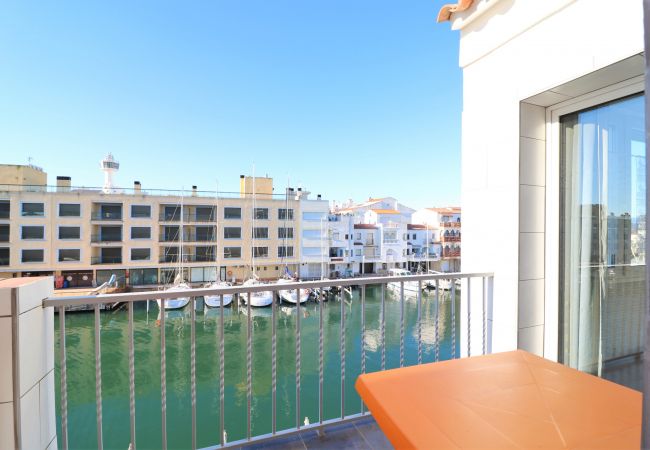 Apartament en Empuriabrava - PORT MOXO 4 2B - BEAU DUPLEX vue canal