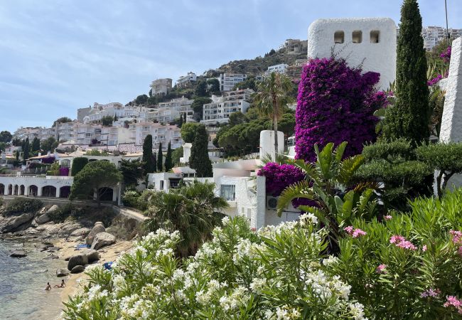 Aparhotel en Rosas / Roses - Garbinell A - Piso muy bonito, Vistas al mar espec