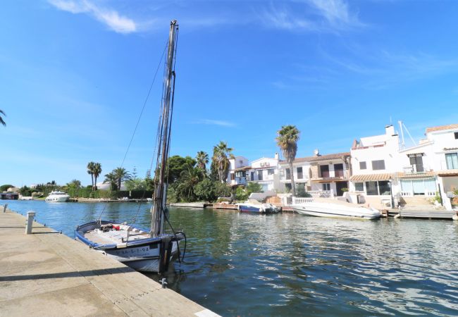 Casa en Empuriabrava - MONTSENY 3 - Casa con piscina privada